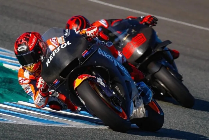 Shane Byrne e Cal Crutchlow in trionfo nel 2008 a Thruxton