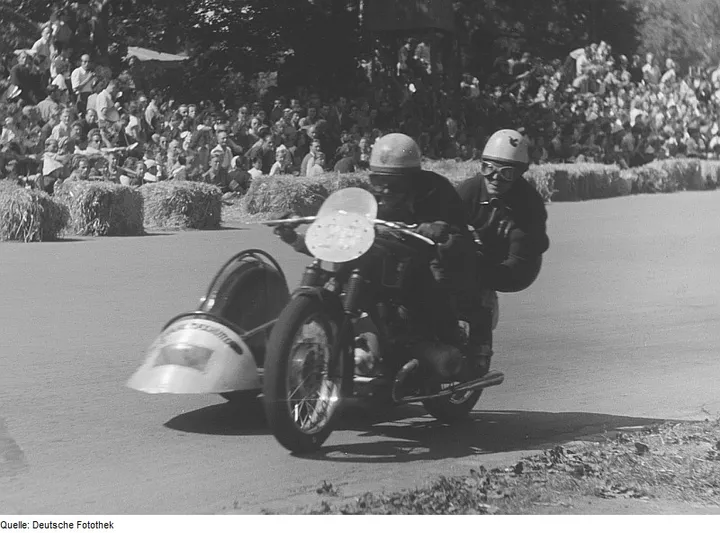 fotothek df roe neg 0006301 036 motorradfahrer beim stadtparkrennen rund um das scheibenholz