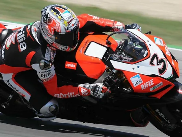 max biaggi apriliarsv4