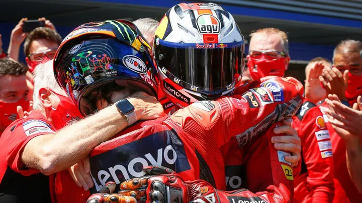 miller bagnaia hug