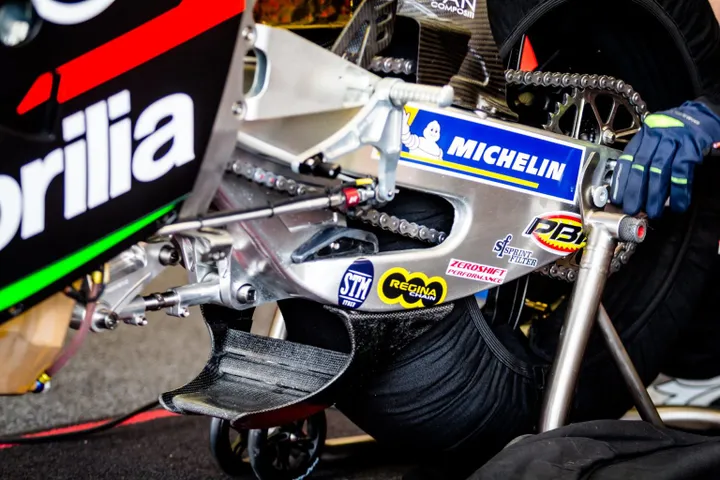 motogp aprilia 2019 swingarm 1536x1024