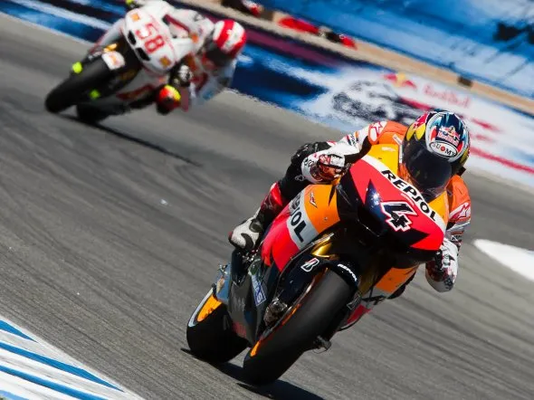 Brad Binder festeggia la sua prima vittoria nel Motomondiale