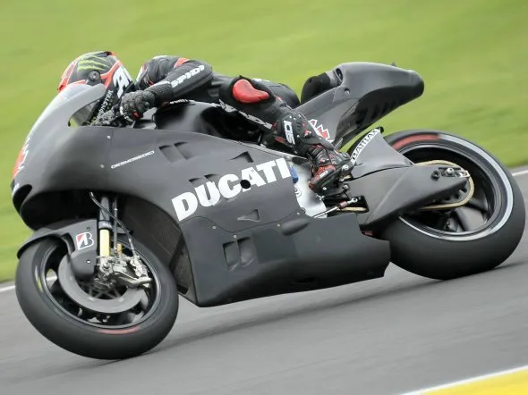 Max Neukirchner cerca il feeling con la Honda