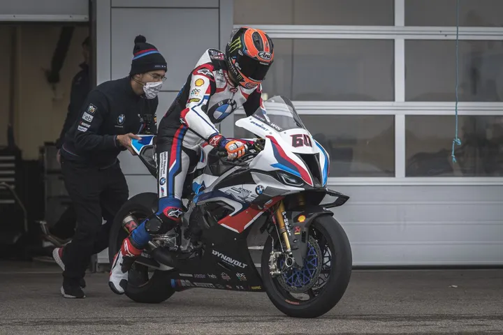 BMW M1000RR