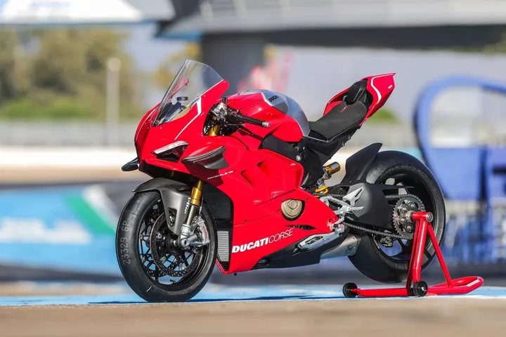 Superbike Panigale V4R