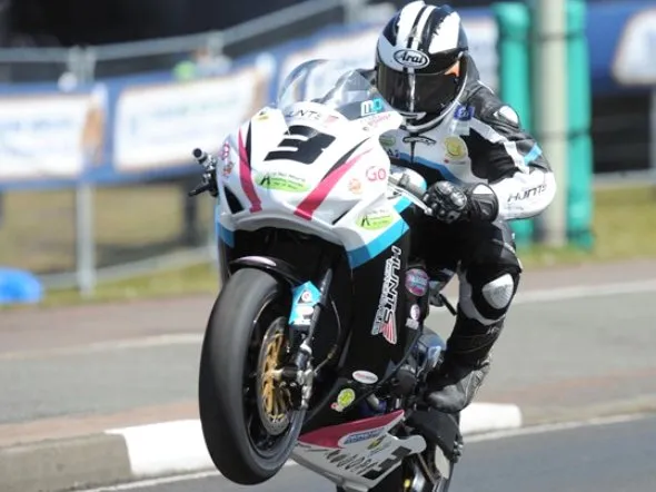 Riccardo Cecchini correr&agrave; con una Triumph