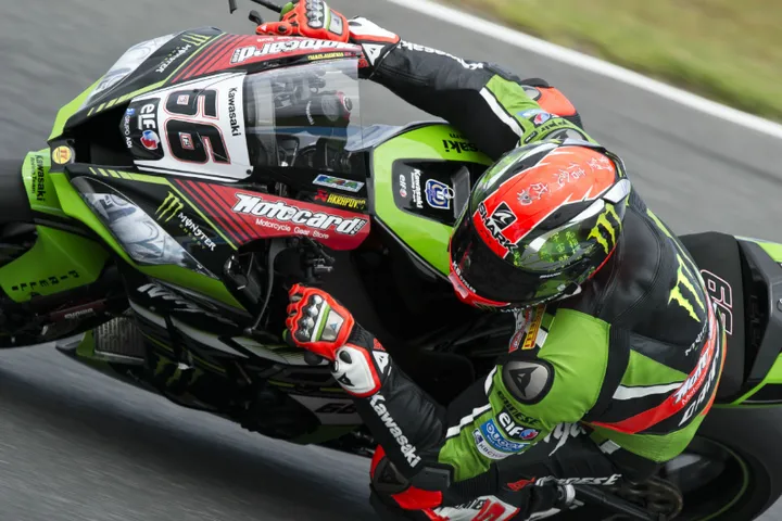 Maria Herrera (Moto3) seguita da Dani Rivas (KALEX Moto2)