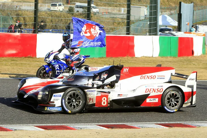 Toyota e Honda