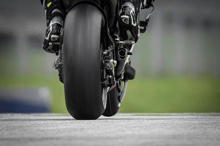 track action 3 1536x1024