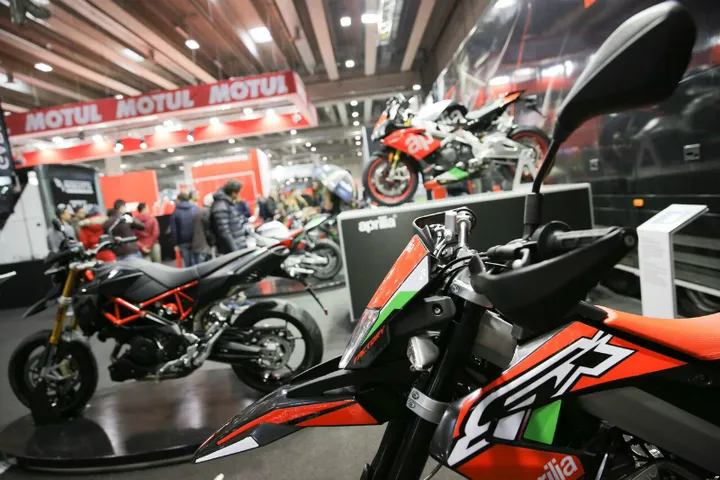 In uscita dalla prima variante con la BMW S1000RR