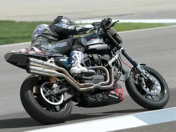 Mika Kallio in azione a Brno con la KTM RC16 MotoGP