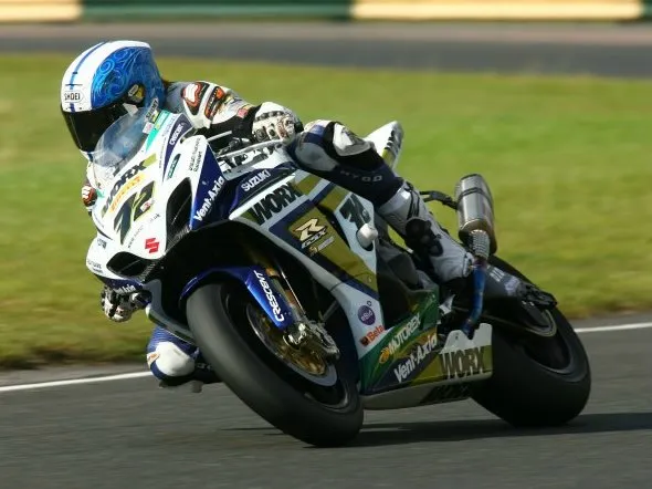 Bradley Smith ai box YART Yamaha a Oschersleben