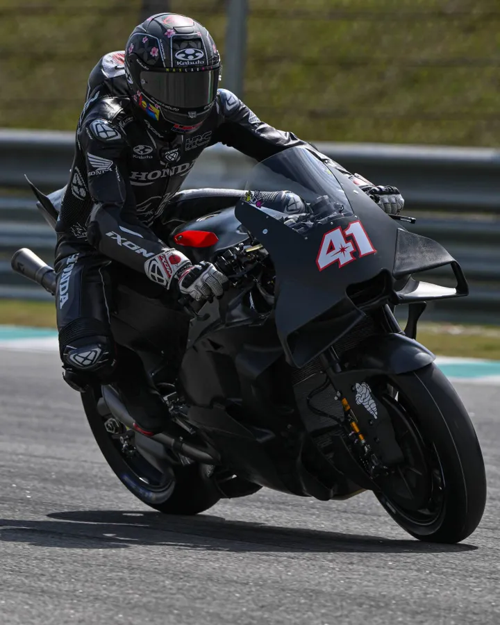 Aleix Espargaro leading times at Sepang Shakedown