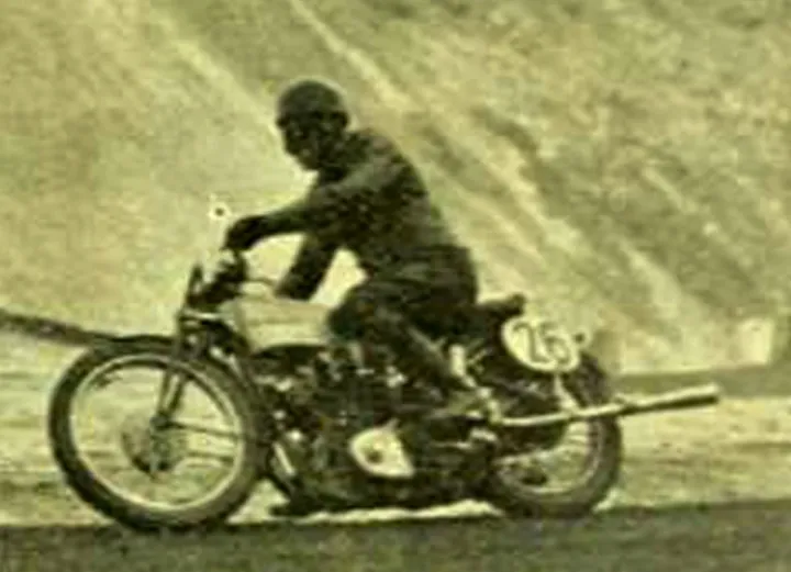 1935: Martin Schneewaiss in an Austro Daimler