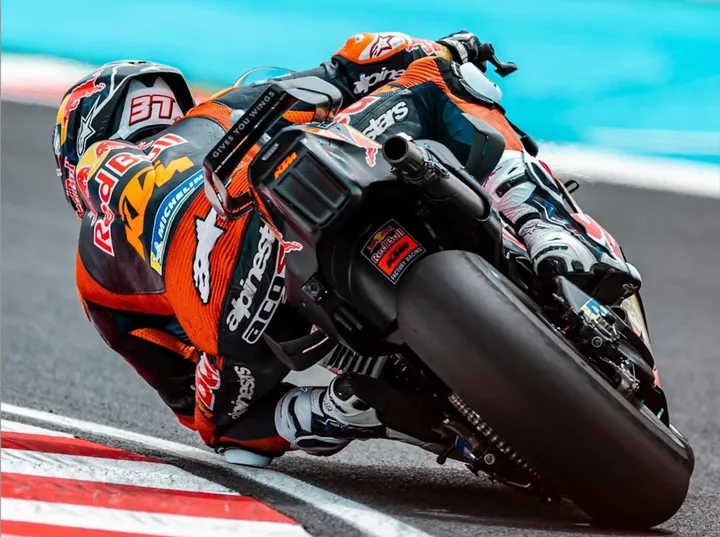 MotoGP: Pedro Acosta velocissimo ma dubbioso al Balaton Ring