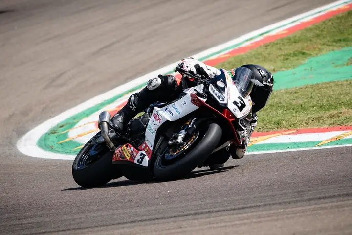 Samuel Di Sora in action on the BBR Corse Aprilia RS 660
