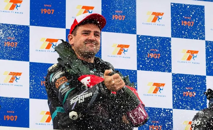 Classic TT 2026: Michael Dunlop sul podio
