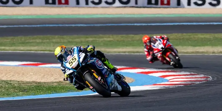 Superbike Magny Cours: Andrea Locatelli a picco