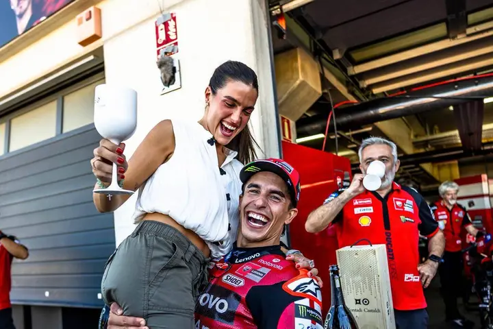 Marc Marquez con la fidanzata