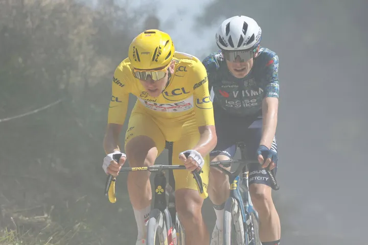 Tadej Pogacar e Jonas Vingegaard lutam cada um pela sua 3ª vitória no Tour