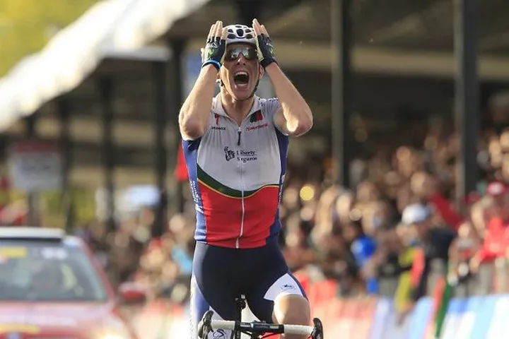 Rui Costa levanta os braços em Florença e é Campeão do Mundo em 2013