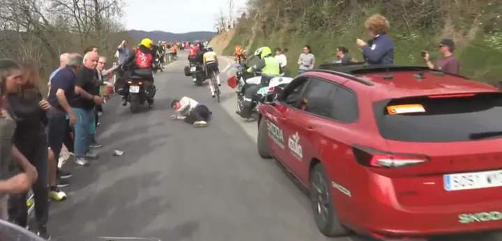Paul Seixas narrowly escapes. Some fans don’t know how to behave on the road