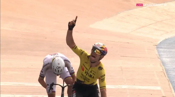 Wout van Aert superou Tadej Pogacar