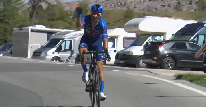 Giulio Ciccone was visibly irritated after Einer Rubio won the KOM sprint on Passo Falzarego