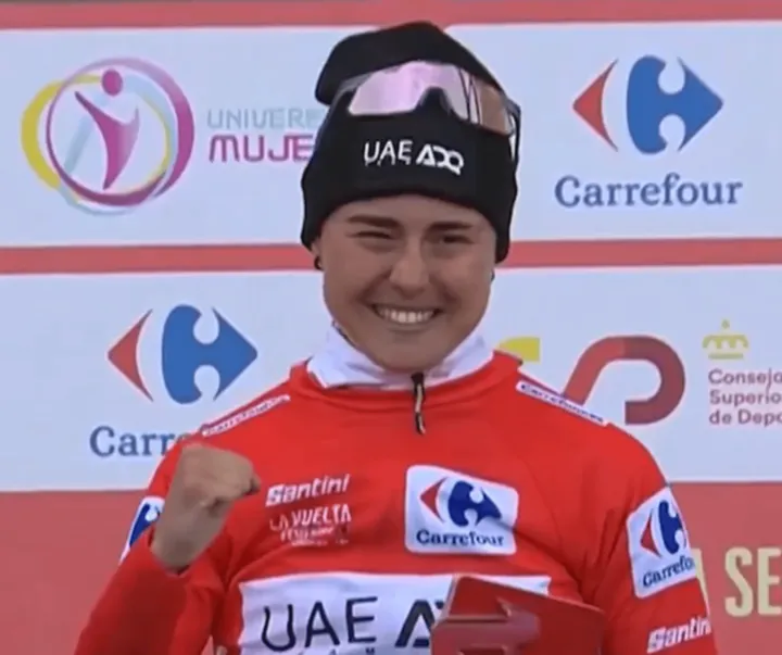 Paula Blasi venceu a La Vuelta Femenina de forma impressionante