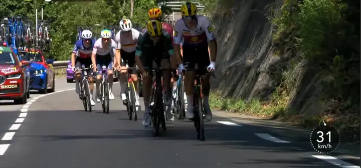 Mathias Vacek delivers the lead-out for Mads Pedersen, allowing the Danish rider to add another 25 points in the battle for the points classification.