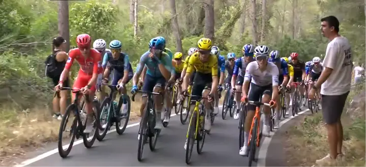 The teams of the main general classification contenders took a controlled approach to the final climb of the day.