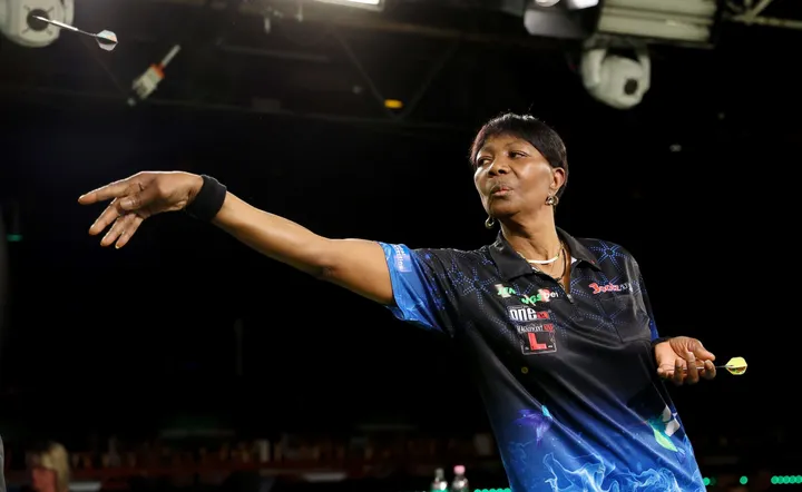 Deta Hedman will return for the semi-finals after easing past Nicole Regnaud.