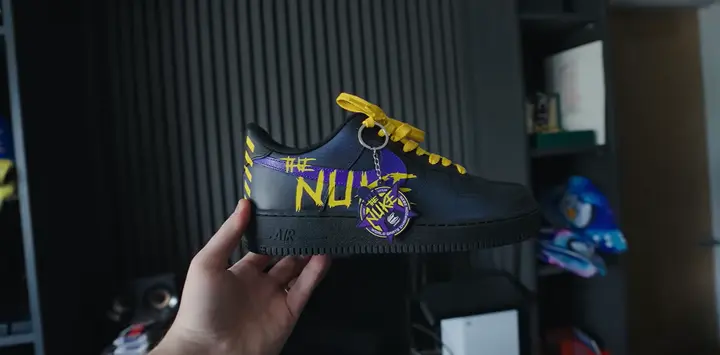 Die personalisierten Schuhe von Luke Littler.