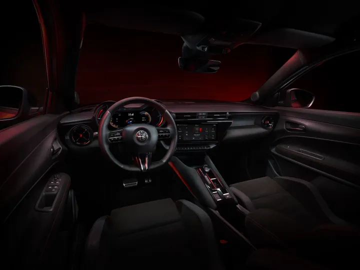 32 alfa romeo junior interieur