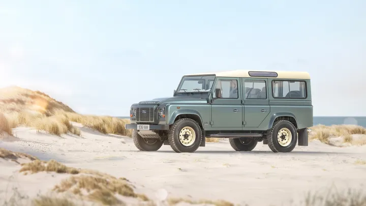 18 land rover classic defender v8 works bespoke