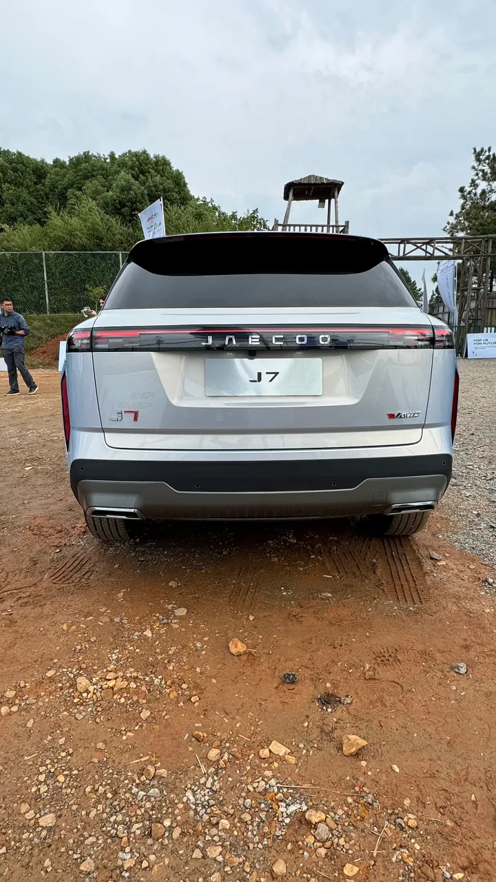 j7 3
