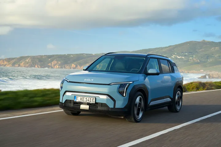 kia ev3 baseline frost blue dynamic hires 00323