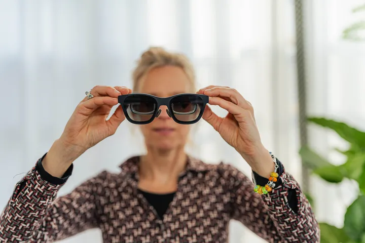 hnt livetext credits ali parpaei 04