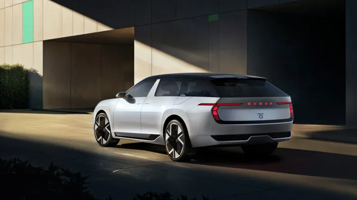 1920 visiono ext driving city25 qr 16x9 250815png v004