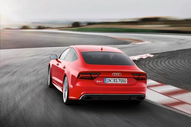 01-Audi-RS-7-Sportback-1