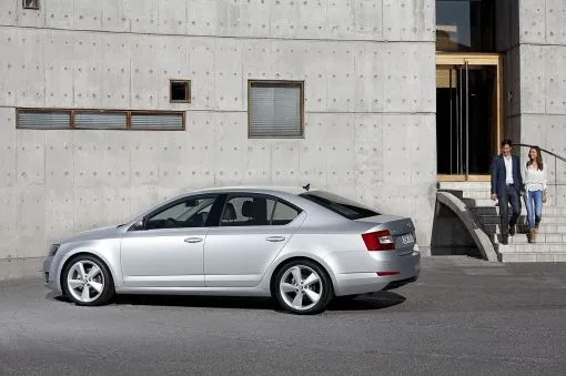 03-skoda-octavia-zijkant.jpg