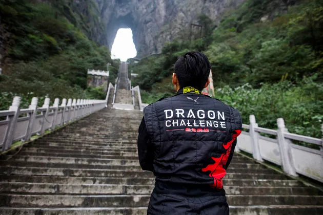 06-Range-Rover-Dragon-Challenge
