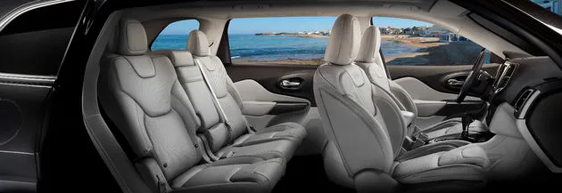 180906_jeep_New-Cherokee-int_01