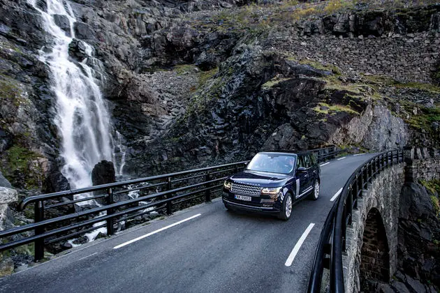 19-range-rover-jonas-bendiksen