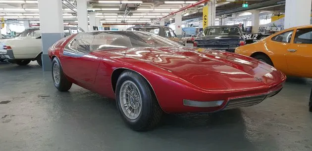 En misschien wel de mooiste, de Opel CD Concept Car uit 1969