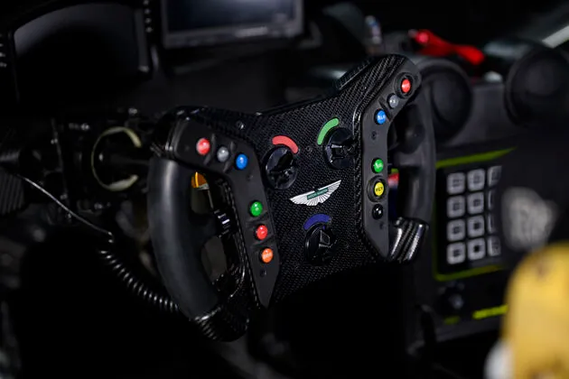 AstonMartinVantageGT3_11