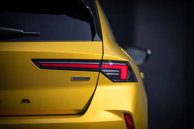 Astra Hybrid, troefkaart in een populair segment met veel concurrentie