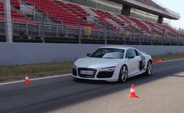 audi r8 remtest