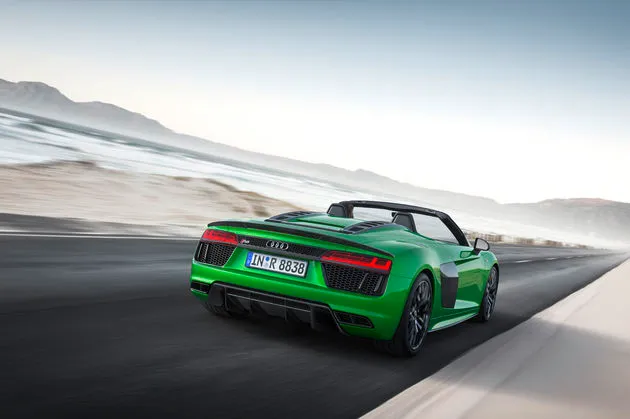 Audi-R8-Spyder-V10-plus-4