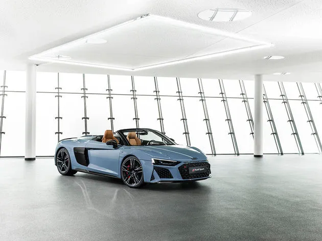 <i>De Audi R8 Spyder</i>
